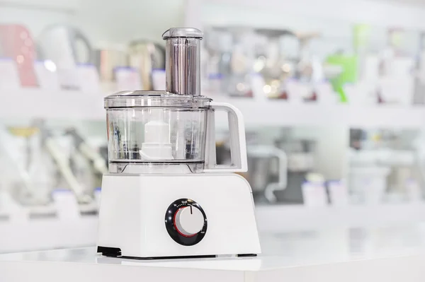 Single electric food processor in retail store — Stock Photo, Image