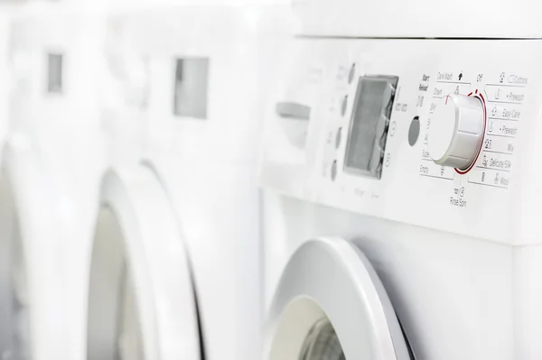 Washing mashines in appliance store — Stock Photo, Image