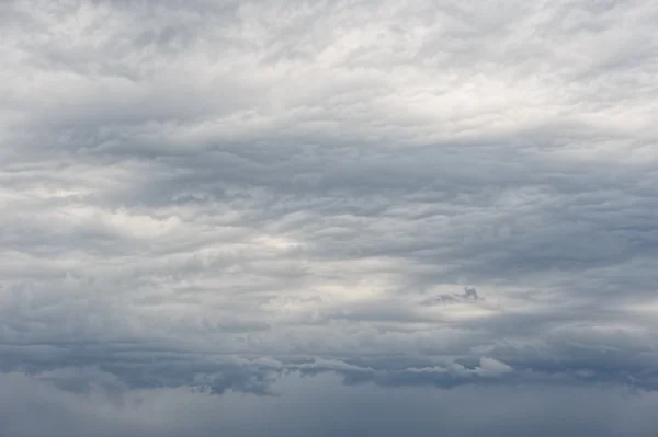 Nubes nubladas pesadas — Foto de Stock