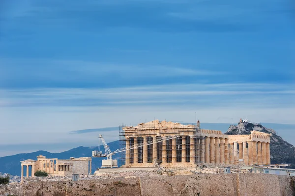 Acropole dans les rayons du coucher du soleil — Photo