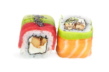 Uramaki maki sushi, iki izole üzerinde beyaz rulo