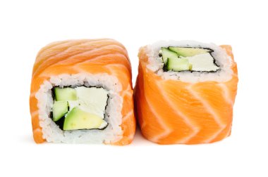 Uramaki maki sushi, iki izole üzerinde beyaz rulo