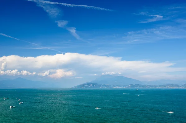 ガルダ湖、デゼンツァーノ、イタリア — ストック写真