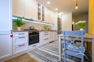 Rahat modern mutfak iç mimarisi