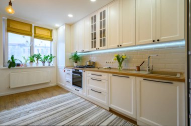 Rahat modern mutfak iç mimarisi