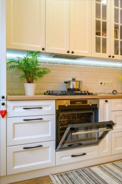 Rahat modern mutfak iç mimarisi