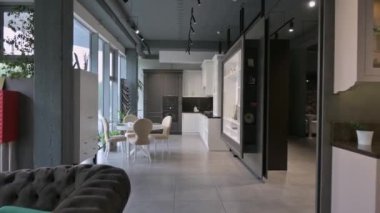 Premium mobilya mağazasının içi