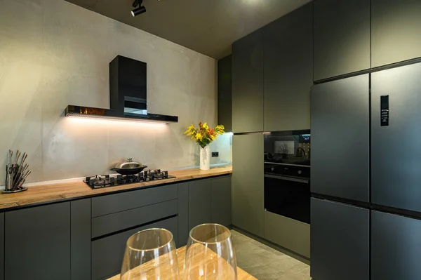 Modern large luxury dark gray kitchen with pulled out drawer — Stock Photo, Image