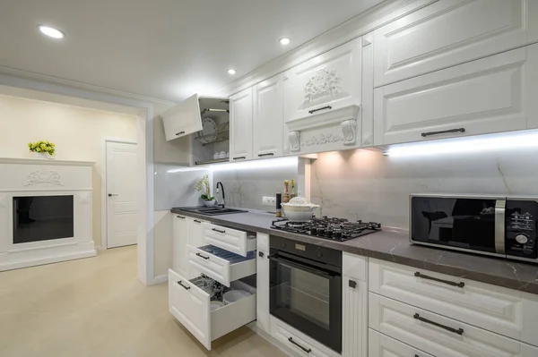 Modern luxurious white kitchen interior — Stock Photo, Image