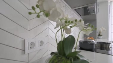 Lüks modern klasik gri mutfaktaki atölye kapanışı