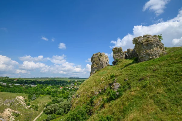 View to limestone rocks residues at the North of Moldova — Stock Photo, Image