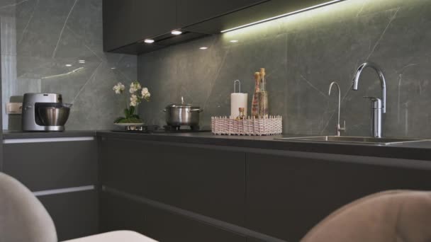 Modern luxury dark gray kitchen closeup — Stock Video