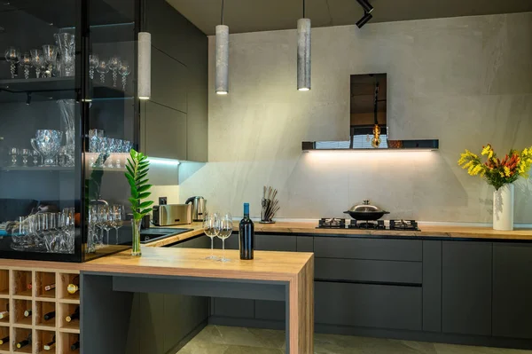 Modern studio apartemen mewah besar dengan dapur — Stok Foto