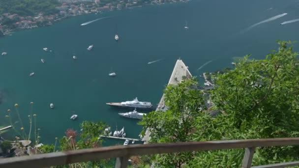 Bahía de Kotor y puerto visto desde arriba en verano, Montenegro — Vídeos de Stock