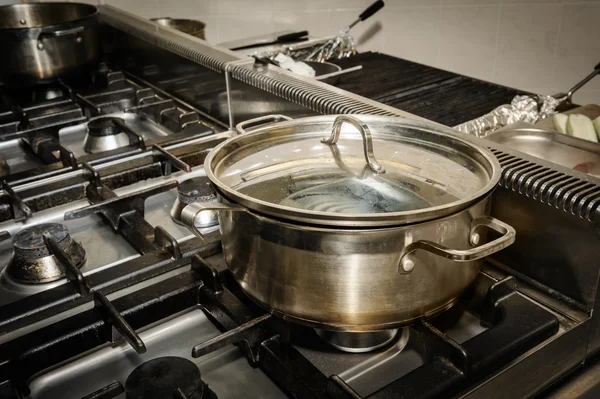 Cozinha restaurante real — Fotografia de Stock