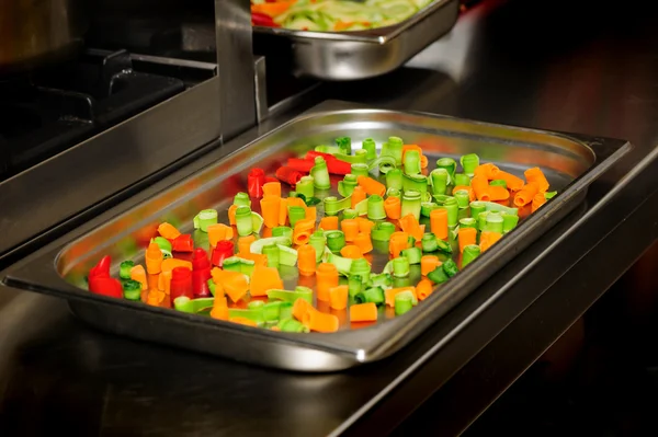 Gedrehte Scheiben Karotten und Zucchini — Stockfoto