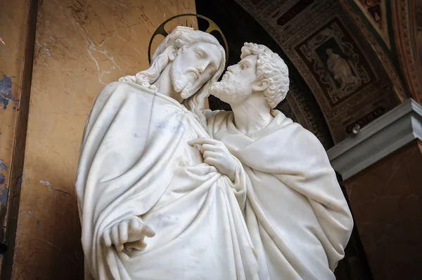 Baiser de statue de Judas — Photo