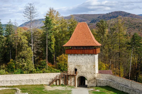 Medieval fortress in Rasnov, Transylvania, Brasov, Romania — Stock Photo, Image
