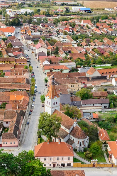 Uitzicht op Rasnov stad vanaf citadel, Roemenië — Stockfoto