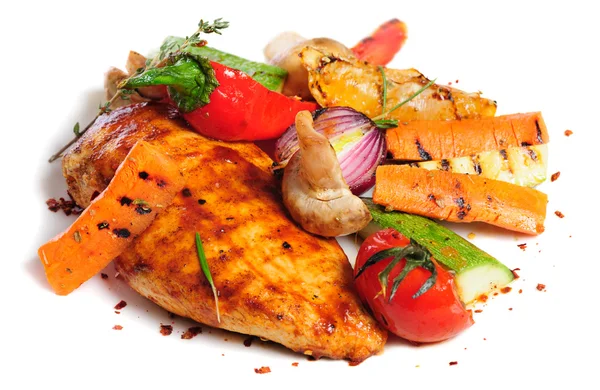 Grillezett csirkemell filé és zöldségek — Stock Fotó