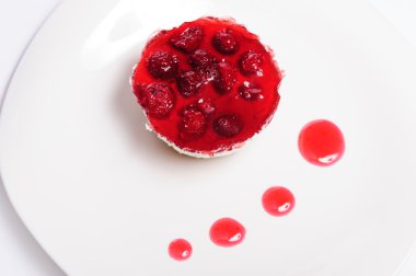 Ahududu peynir pasta ve dondurma topu