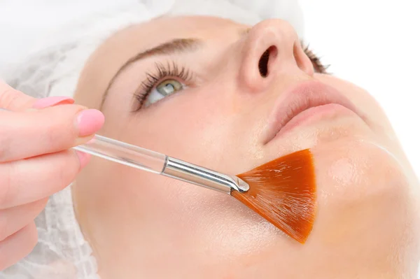 Facial peeling mask applying — Stock Photo, Image