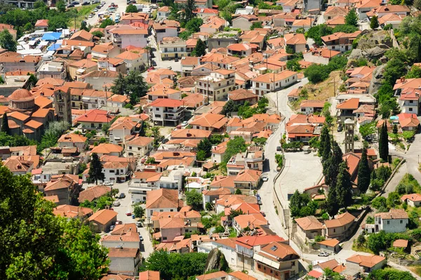 Kalambaka vue sur la ville depuis les rochers de Meteora, Grèce — Photo