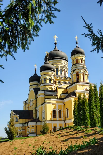 Den huvudsakliga kyrkan i Hancu kloster, Republiken Moldavien — Stockfoto