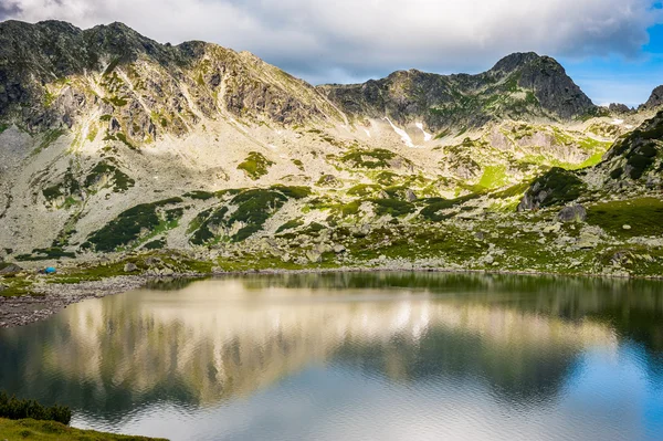 Mountain lake Bucura, in Retezat, Romania, Europe — Stock Photo, Image