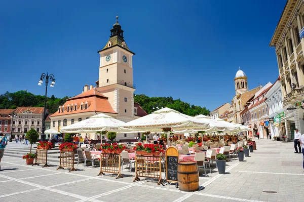 Gamla rådhuset och torget rådets, brasov — Stockfoto