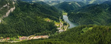 Panoramik Lacu Rosu Aka Red Lake, Romania