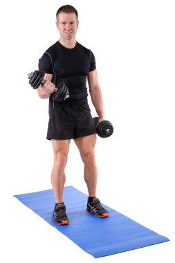 genç adam pazı kıvırmak bitirme konumunu gösterir