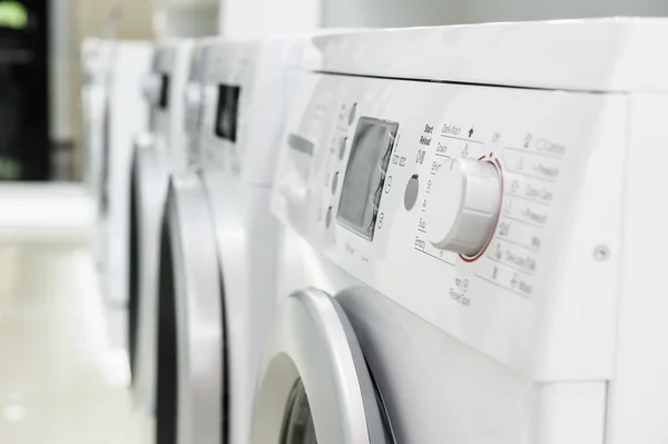 Washing mashines in appliance store — Stock Photo, Image