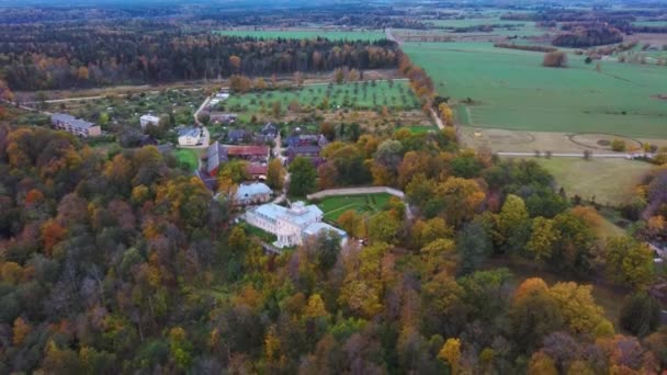 Vista Aérea Palácio Krimulda Parque Nacional Gauja Perto Sigulda Turaida — Vídeo de Stock