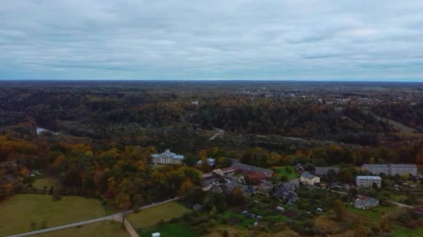 Vista Aérea Del Palacio Krimulda Parque Nacional Gauja Cerca Sigulda — Vídeo de stock