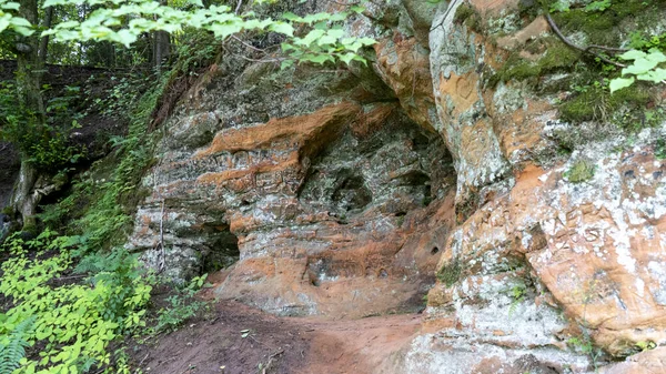 Anfabrika Rocks Cellers Ligatne Town Einem Alten Staudamm Antike Sandsteinhöhlen — Stockfoto