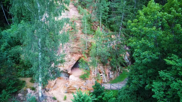 Grutas Arenito Ligatne Letónia Vista Para Cave Rock Lustuzis Margem — Fotografia de Stock