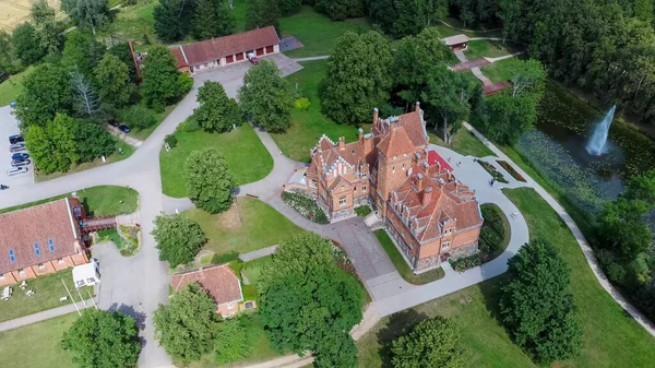 Jaunmoku Brick Medeltida Slott Nära Tukums Lettland Vid Dammen Med — Stockfoto