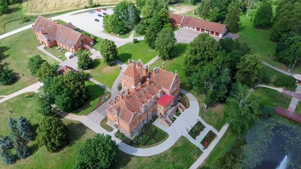 Jaunmoku Brick Medeltida Slott Nära Tukums Lettland Vid Dammen Med — Stockfoto