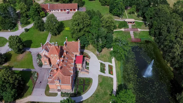 Jaunmoku Brick Medeltida Slott Nära Tukums Lettland Vid Dammen Med — Stockfoto