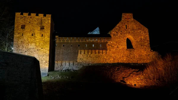 Ruinas Del Castillo Medieval Sigulda Letonia Vieja Fortaleza Navidad Tiempo — Foto de Stock