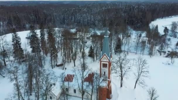 Bovenaanzicht Vanuit Lucht Van Krimulda Evangelische Lutherse Kerk Winter Bij — Stockvideo