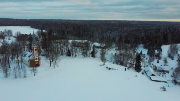 Bovenaanzicht Vanuit Lucht Van Krimulda Evangelische Lutherse Kerk Winter Bij — Stockvideo