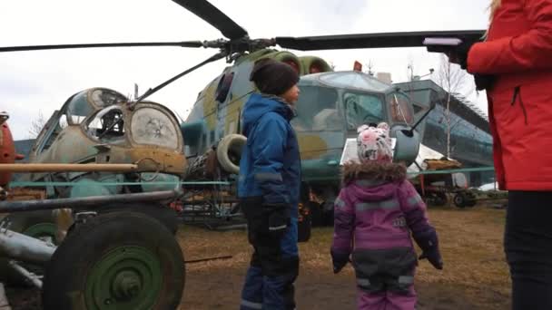 소비에트 러시아와 Models Military Airplane Helicopters Displayed Riga Aviation Museum — 비디오