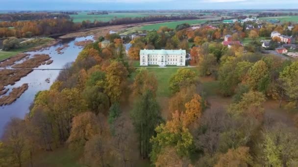 Őszi Légi Táj Város Mezotne Lettország Mezotne Palota Park Lielupe — Stock videók