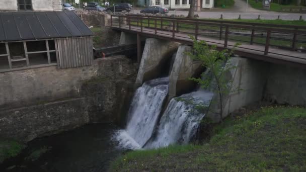 Aleksupites Vízesés Itt Kuldiga Lettország Stedicam Shot — Stock videók