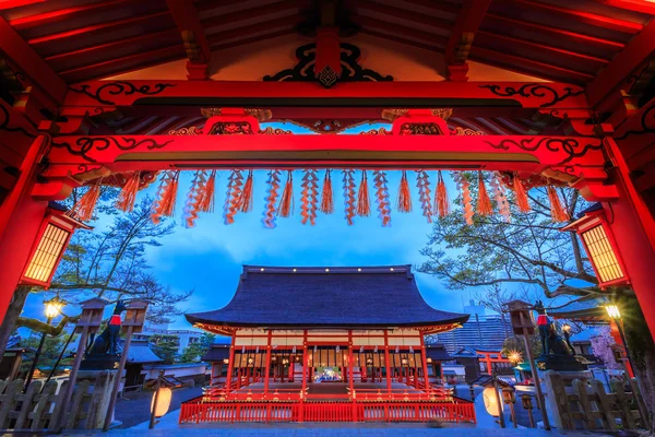 Japonya gece tapınaklarda güzelliği. — Stok fotoğraf