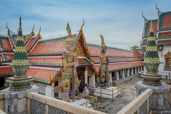 Hermoso templo tailandés —  Fotos de Stock