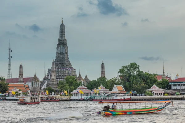 Magnifique temple thaï — Photo