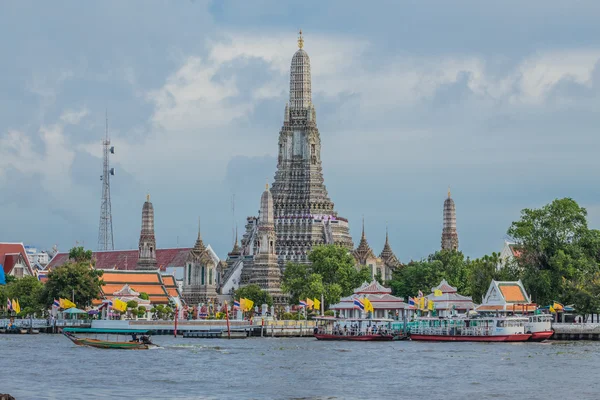 Magnifique temple thaï — Photo